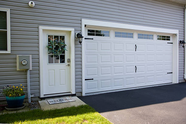 24/7 Emergency Garage Door Panel Replacement experts in Fredonia, NY